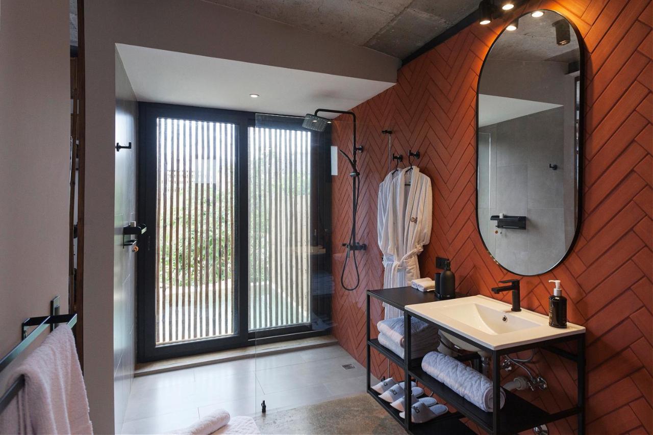 Eolia Sustainable Design Hotel Manta Exterior photo