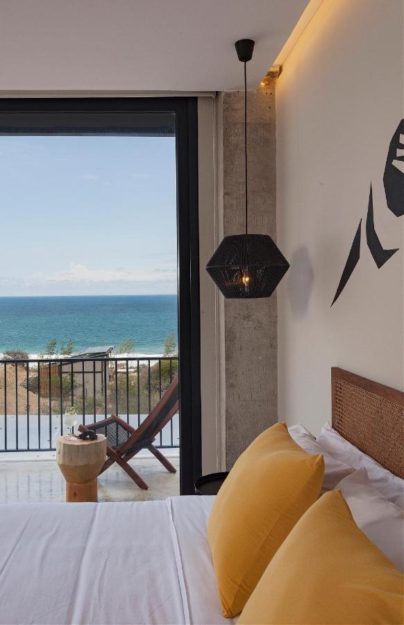 Eolia Sustainable Design Hotel Manta Exterior photo